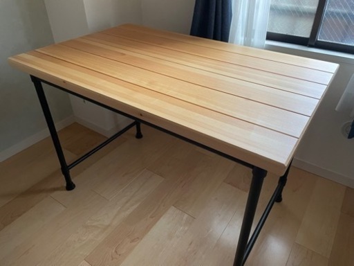 IKEA クッラベリ　デスク
