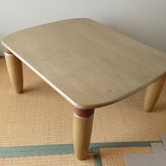 しっかりとしたローテーブルです。