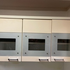 決まりました(*^^*)今週いっぱいで締め切ります(⁎ᴗ͈ˬᴗ͈⁎)キッチンボード 食器棚（お値下げ交渉受付中です）の画像