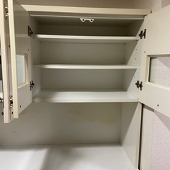 決まりました(*^^*)今週いっぱいで締め切ります(⁎ᴗ͈ˬᴗ͈⁎)キッチンボード 食器棚（お値下げ交渉受付中です）の画像