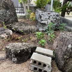 庭石(さざれ石)譲ります。