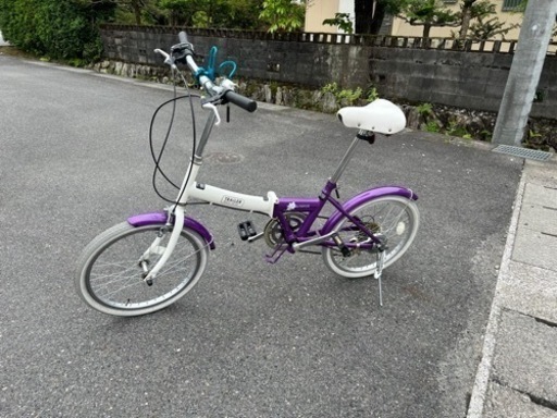 20インチ‼️オシャレ　折り畳み自転車‼️ホワイトレタータイヤ‼️LED新品オマケ‼️シマノ 6段