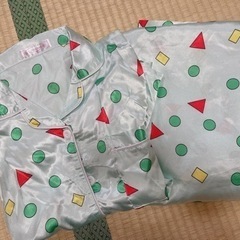 クレヨンしんちゃん パジャマ シルク生地 2着セットの画像