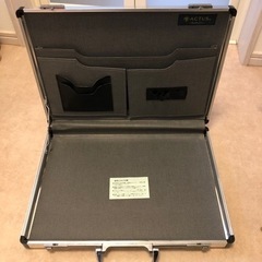 薄型アタッシュケースの画像
