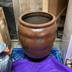 大きな壺 水瓶？②