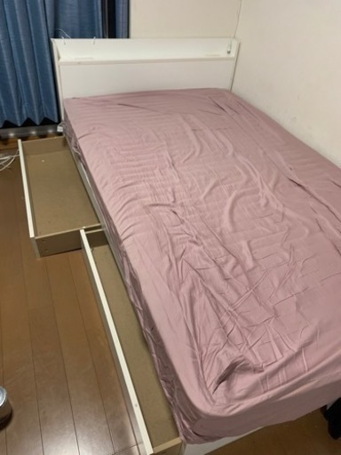セミダブルベッド
