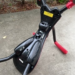 【 人気 】てんとう虫 一歳から乗れる 四輪車 コンパクトに折りたたみ可能の画像