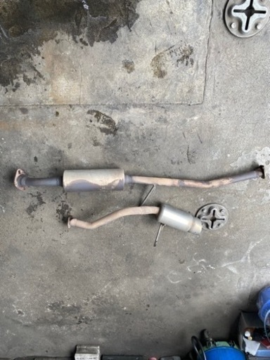 ハイエースワゴン　マフラー