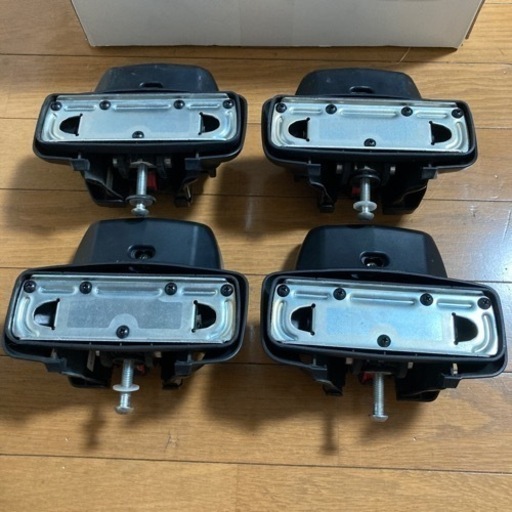 カーメイト　ルーフキャリア inno エアロベース ステースムースルーフ用XS200