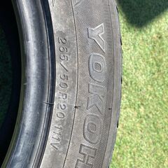 ヨコハマ　２６５／５０／２０　２本の画像