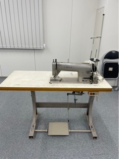 数十万円する　革用ミシン　ミシン糸セット　※希望の方に皮加工薬品(ニスなど)	1台	-	-	W1200×D530×H730（mm)