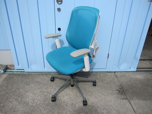 事務イス　オカムラ製シルフィ　C685BW　FMR6　ライトブルー