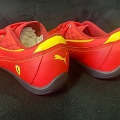 プーマフェラーリ　コラボスニーカーの画像