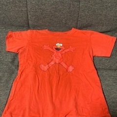 KAWS UNIQLO セサミストリートコラボTシャツ