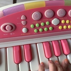キティピアノ椅子音楽の画像