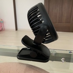 クリップ付き扇風機　デスク　車に　USB充電タイプ