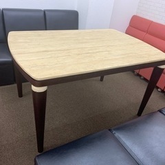 大理石のダイニングテーブルとイス4脚のセット　おまけ付き