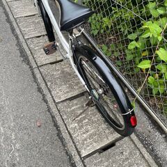 リサイクルショップどりーむ鹿大前店　No１４８　エコNo１３９１８X　自転車　26インチ　ファットバイク　ブリヂストン　シティサイクル　整備済　ギア内装三段　ライト付き　カゴ付きの画像