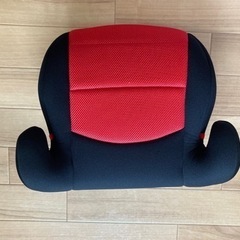 交渉中。ジュニアシート赤　リーマンジュニア　ブースターシート