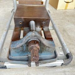 大型バイス 万力 幅21cm×開き17cm 約50kg / AJ-0214-P1の画像