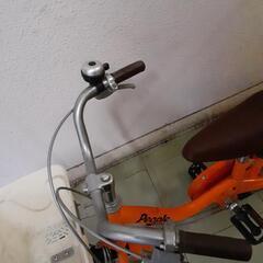子供自転車補助輪つきの画像