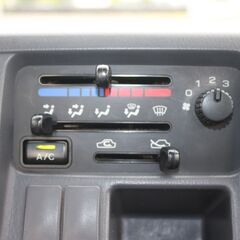 ☆自社分割払いもok☆SUBARUサンバートラック・ワンオーナー！エアコン付き！入庫しました！の画像