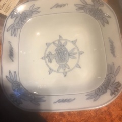 皿4枚です鉢は決まりましたの画像