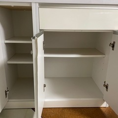 食器棚の画像