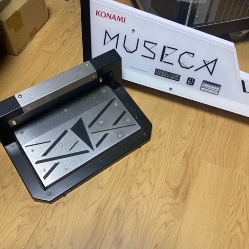 ミュゼカ筐体の一部