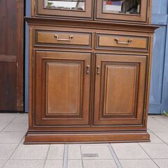 人気のmaruni(マルニ)地中海ROYALシリーズの食器棚です