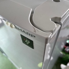 シャープ冷蔵庫の画像