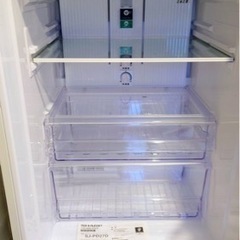 シャープ冷蔵庫の画像