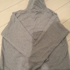 【早い者勝ち】長袖パーカーLの画像