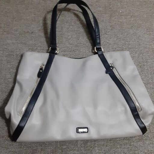 新品‼️高級イタリアブランド革バック【購入価格4万円
