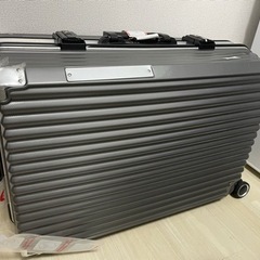 無料　スーツケース(車輪無くなった)の画像