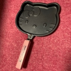 キティーちゃんの顔のホットケーキパン