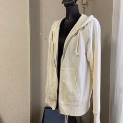 美品❣️白　ジップアップパーカーＬ