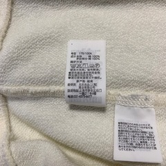 美品❣️白　ジップアップパーカーＬの画像