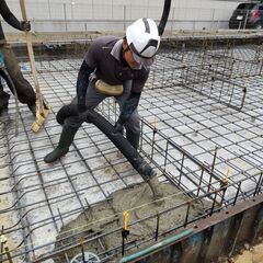 未経験者でも歓迎！　コンクリート圧送車を使った生コンの圧送の仕事の募集ですの画像