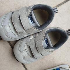 ベビー靴３足の画像