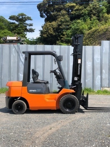 TOYOTA トヨタ 中古フォークリフト　ヒンジタイプ　02-7FD25 2.5トン　使用時間2917 再塗装　実働品　値段交渉可能