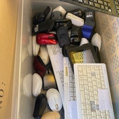 無料　シュレッダー　ワイヤレスキーボード&マウス大量セットの画像