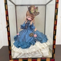 無料！ガラスケース☆フランス人形☆リボン☆青いドレス✨早く取りに...