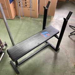 ● ベンチプレス用のベンチ