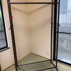 『お取り引きが完了しました』無料でお譲りさせていただきます！伸縮、ダブルハンガーラックキャスター付きの画像