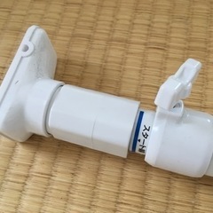 つっぱり棒(物を置けるタイプ) 2つで¥500の画像
