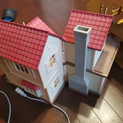 シルバニアファミリーの家と小物類（ジャンク扱い）の画像