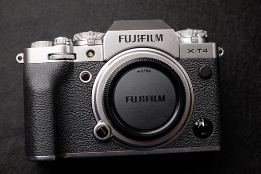 FUJIFILM (フジフイルム) X-T4 ボディ シルバー