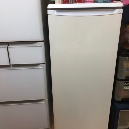 美品冷凍庫 値下げ2万円　値段交渉します