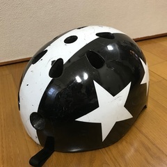 ヘルメット　（今週末ﾘｻｲｸﾙｼｮｯﾌﾟに持ってきます）